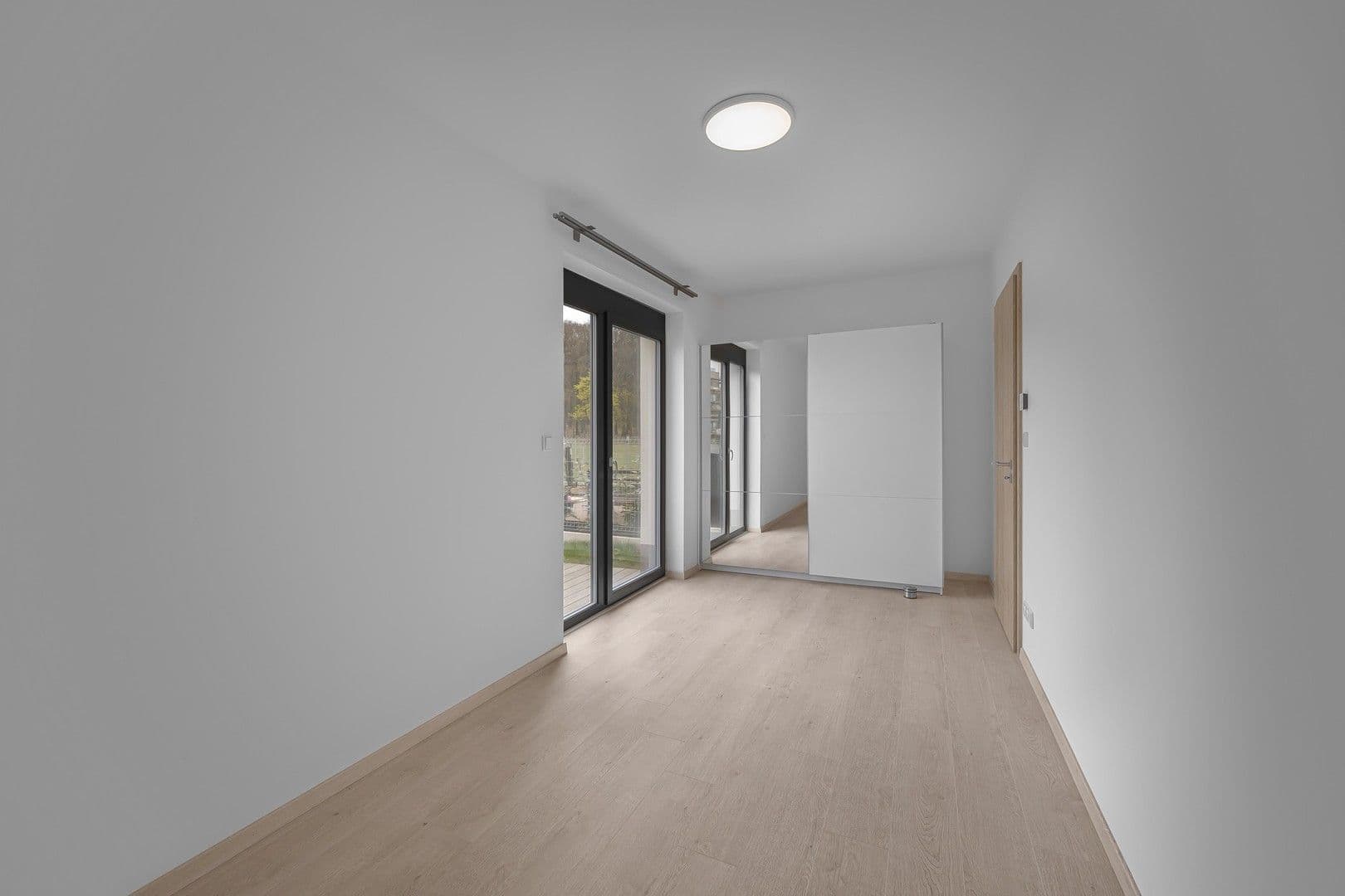 1 bedroom with open-plan kitchen flat to rent, 42 m², Pekařova, Prague, Prague 1 bedroom with open-plan kitchen flat to rent, 42 m², Pekařova, Prague, Prague