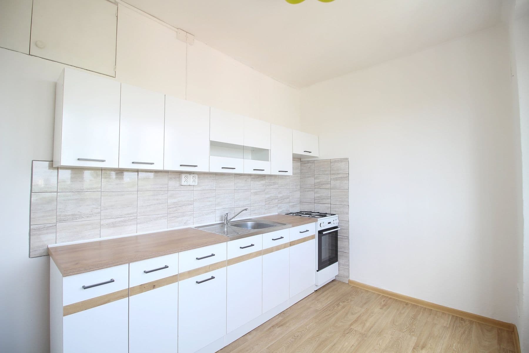 2 bedroom flat to rent, 52 m², Štefánikova, Kralupy nad Vltavou, Středočeský Region 2 bedroom flat to rent, 52 m², Štefánikova, Kralupy nad Vltavou, Středočeský Region