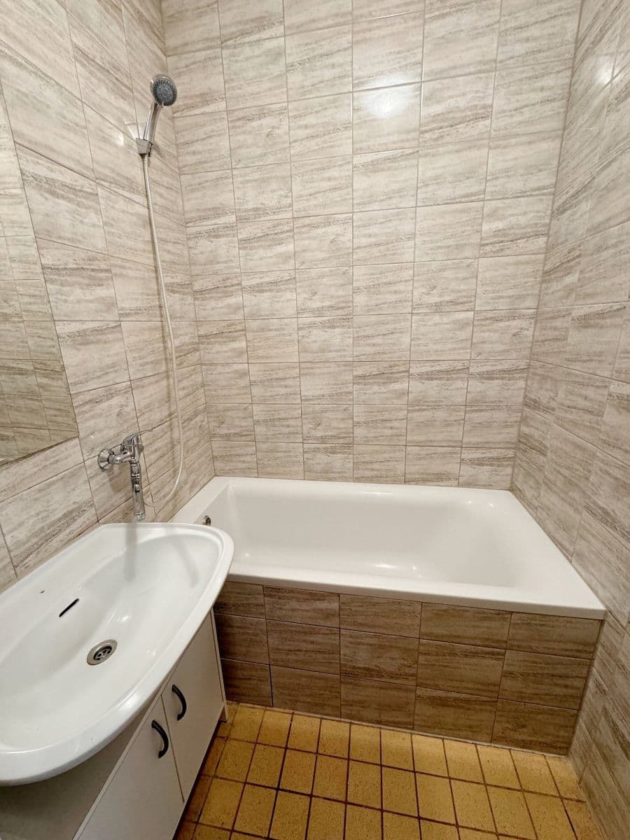 2 bedroom flat to rent, 52 m², Štefánikova, Kralupy nad Vltavou, Středočeský Region 2 bedroom flat to rent, 52 m², Štefánikova, Kralupy nad Vltavou, Středočeský Region