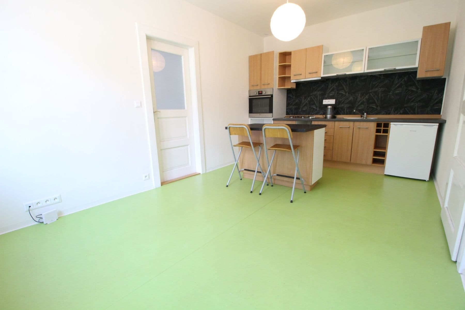 1 bedroom with open-plan kitchen flat to rent, 54 m², Štěpánkova, Beroun, Středočeský Region 1 bedroom with open-plan kitchen flat to rent, 54 m², Štěpánkova, Beroun, Středočeský Region