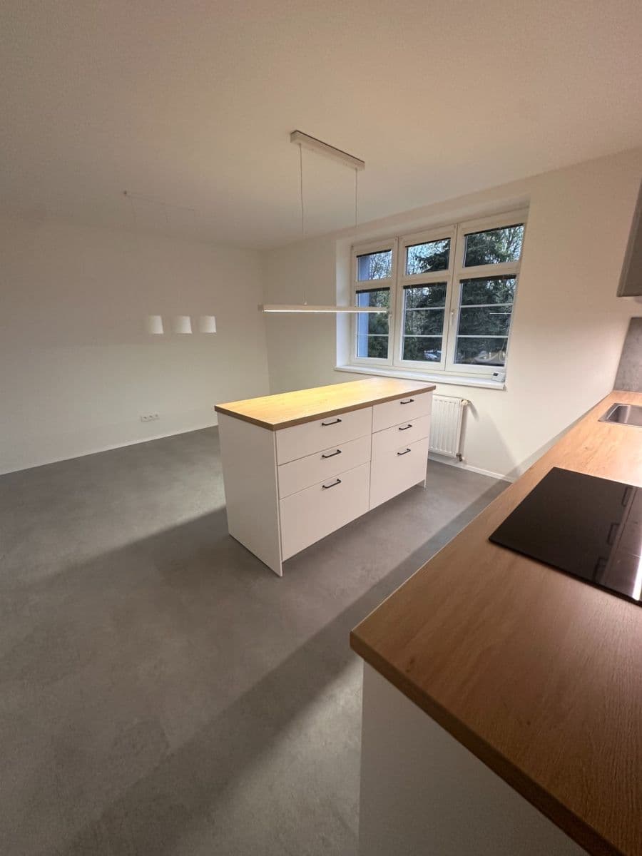 3 bedroom flat to rent, 100 m², Na Perštýně, Liberec, Liberecký Region 3 bedroom flat to rent, 100 m², Na Perštýně, Liberec, Liberecký Region