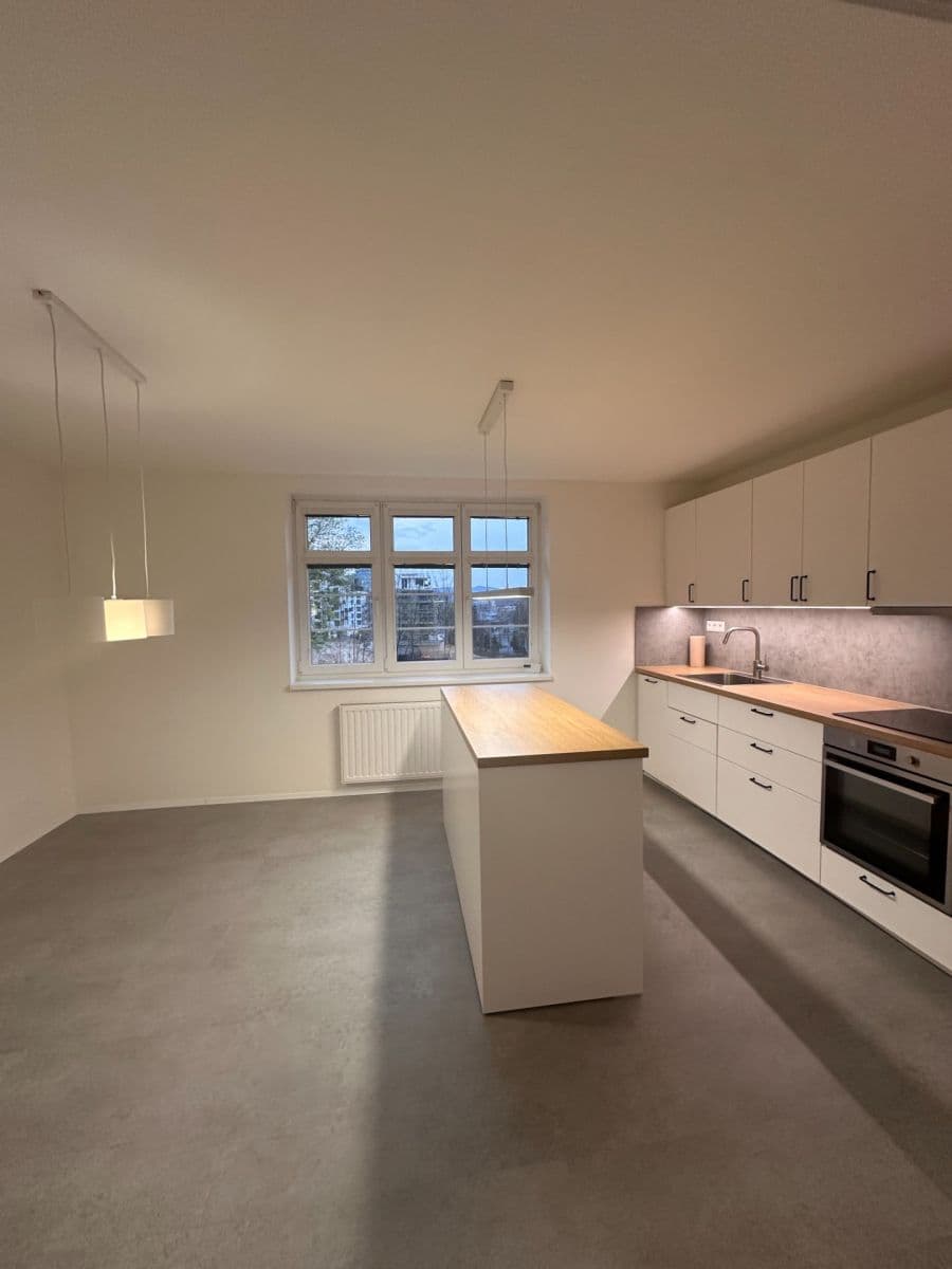 3 bedroom flat to rent, 100 m², Na Perštýně, Liberec, Liberecký Region 3 bedroom flat to rent, 100 m², Na Perštýně, Liberec, Liberecký Region