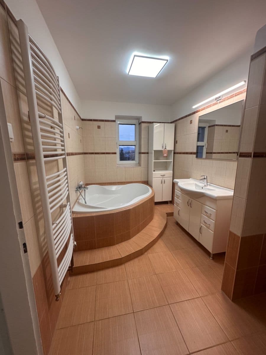 3 bedroom flat to rent, 100 m², Na Perštýně, Liberec, Liberecký Region 3 bedroom flat to rent, 100 m², Na Perštýně, Liberec, Liberecký Region