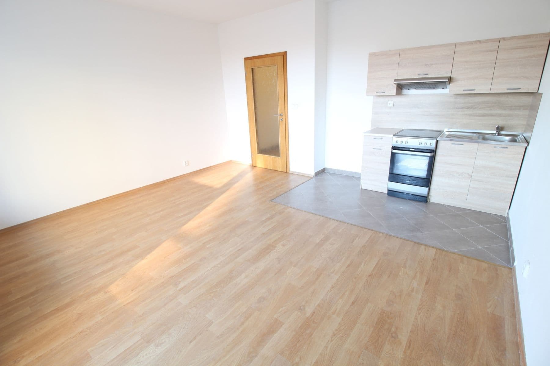 Studio flat to rent, 30 m², Miroslava Hajna, Prague, Prague Studio flat to rent, 30 m², Miroslava Hajna, Prague, Prague