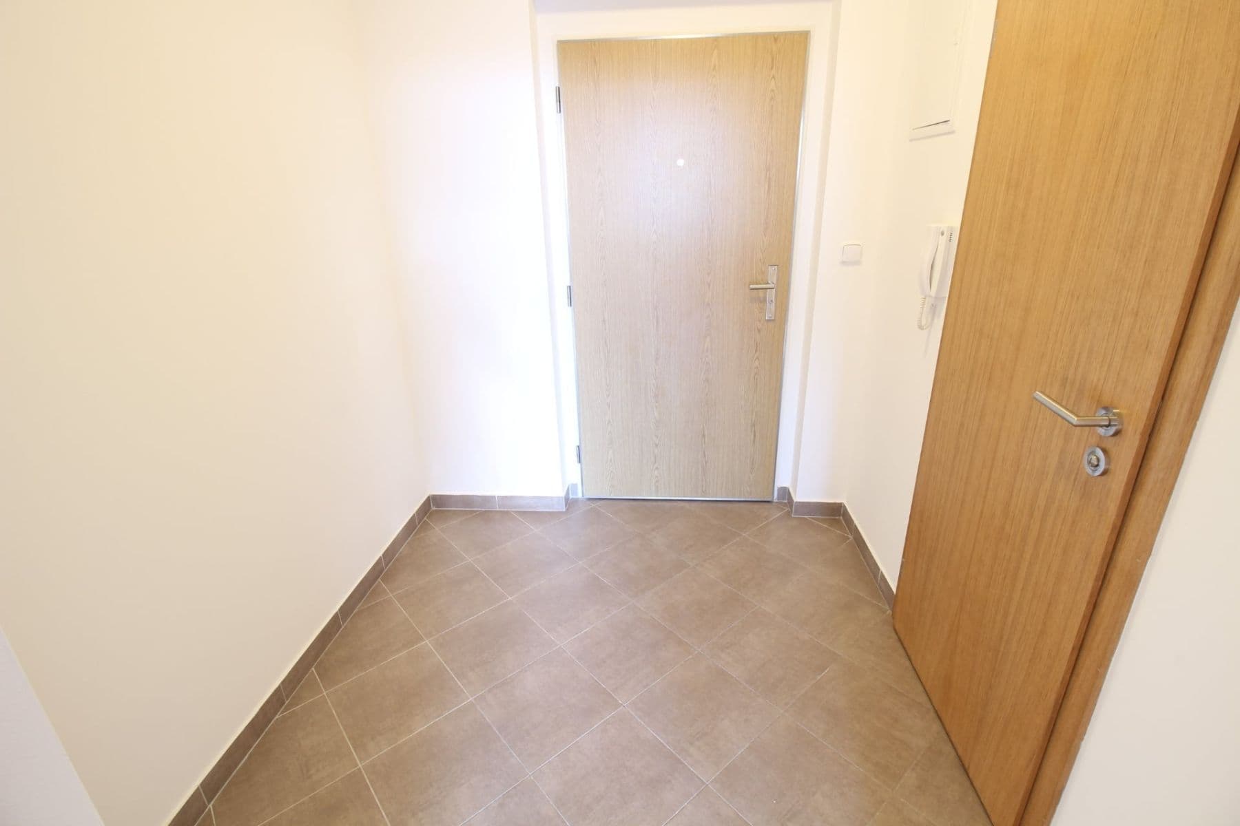 Studio flat to rent, 30 m², Miroslava Hajna, Prague, Prague Studio flat to rent, 30 m², Miroslava Hajna, Prague, Prague