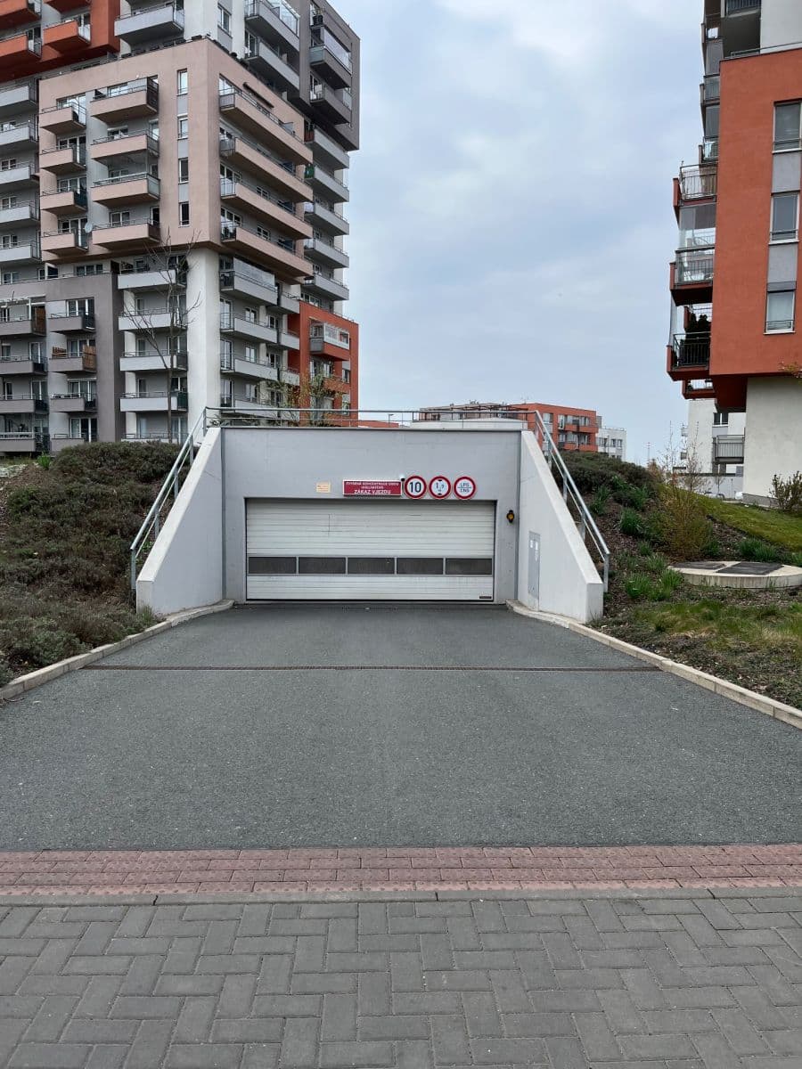 garage to rent, 12 m², Hlučkova, Prague, Prague garage to rent, 12 m², Hlučkova, Prague, Prague