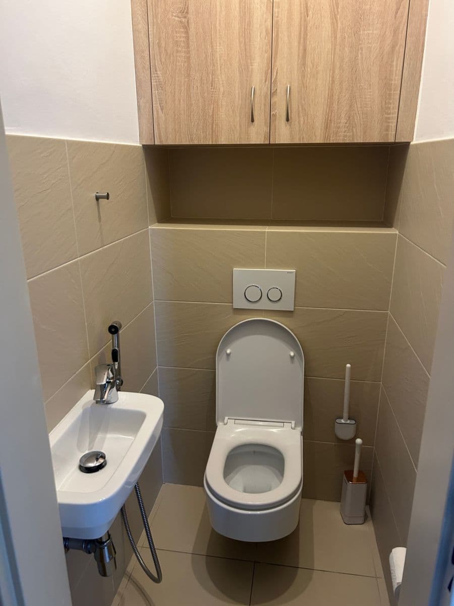 3 bedroom flat to rent, 121 m², Družstevní ochoz, Prague, Prague 3 bedroom flat to rent, 121 m², Družstevní ochoz, Prague, Prague