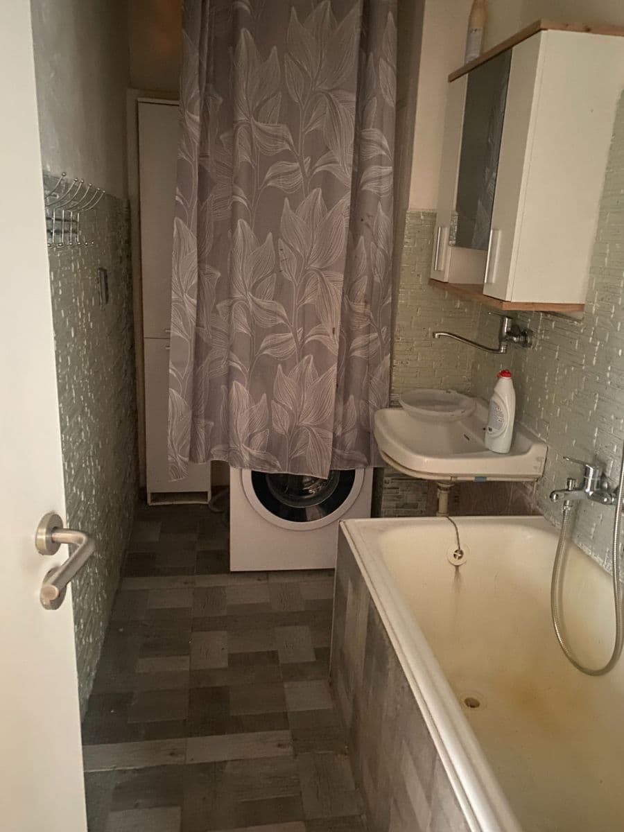 4 bedroom flat for sale, 80 m², Hurbanova, Prague, Prague 4 bedroom flat for sale, 80 m², Hurbanova, Prague, Prague