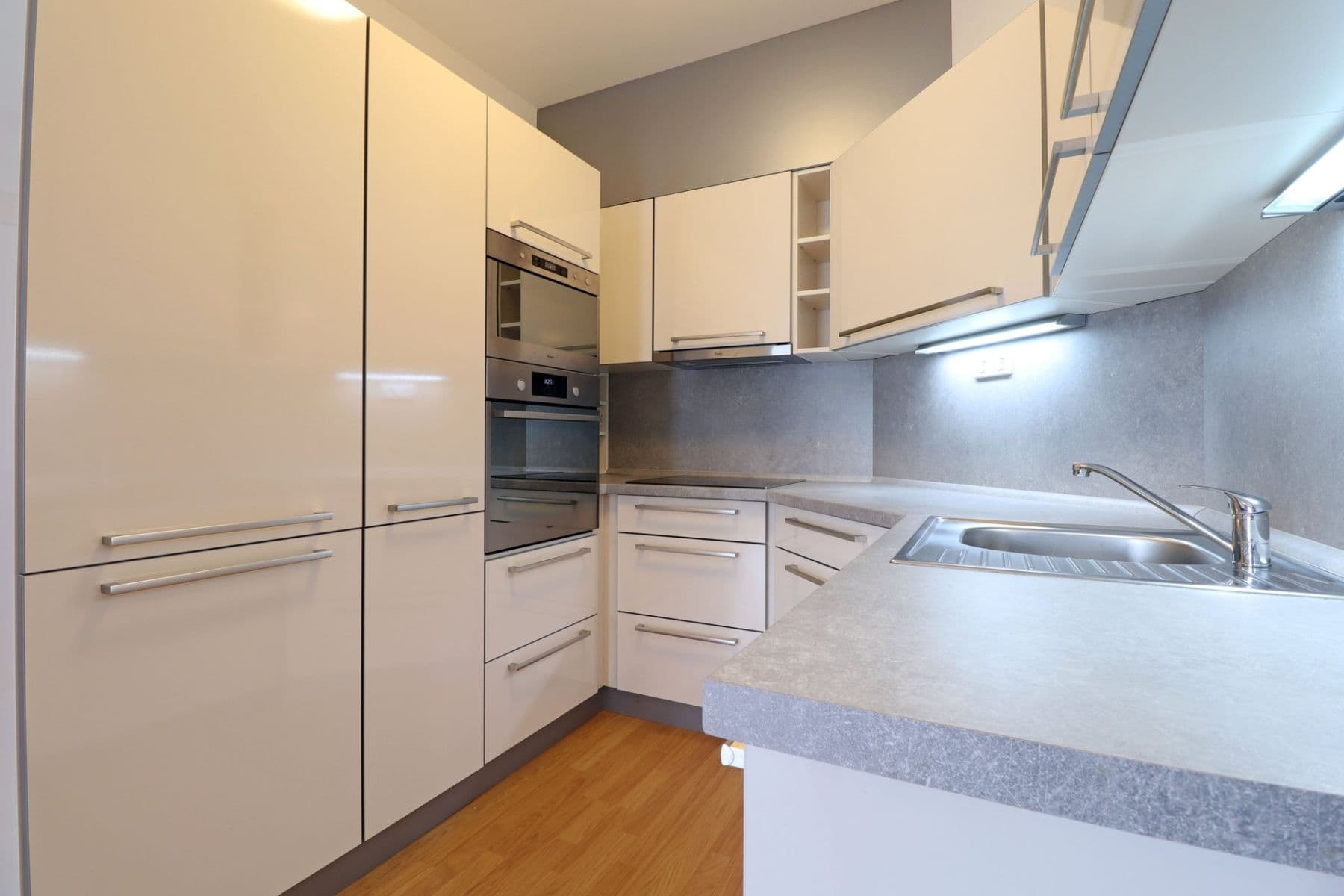 1 bedroom with open-plan kitchen flat to rent, 63 m², Hanusova, Prague, Prague 1 bedroom with open-plan kitchen flat to rent, 63 m², Hanusova, Prague, Prague