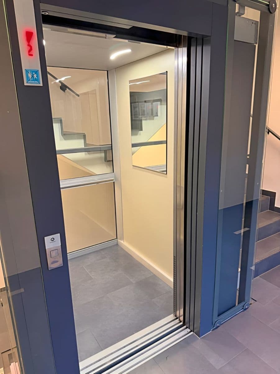 1 bedroom with open-plan kitchen flat to rent, 63 m², Žitenická, Prague, Prague 1 bedroom with open-plan kitchen flat to rent, 63 m², Žitenická, Prague, Prague