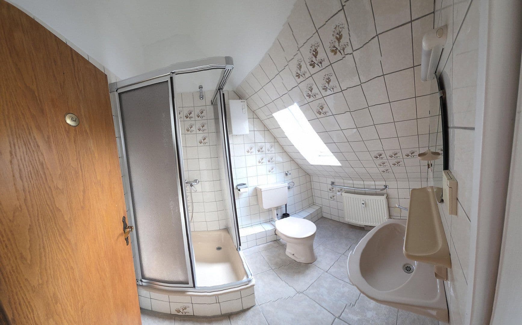 Studio flat to rent, 42 m², Rahmstraße 95, Essen, North Rhine-Westphalia Studio flat to rent, 42 m², Rahmstraße 95, Essen, North Rhine-Westphalia