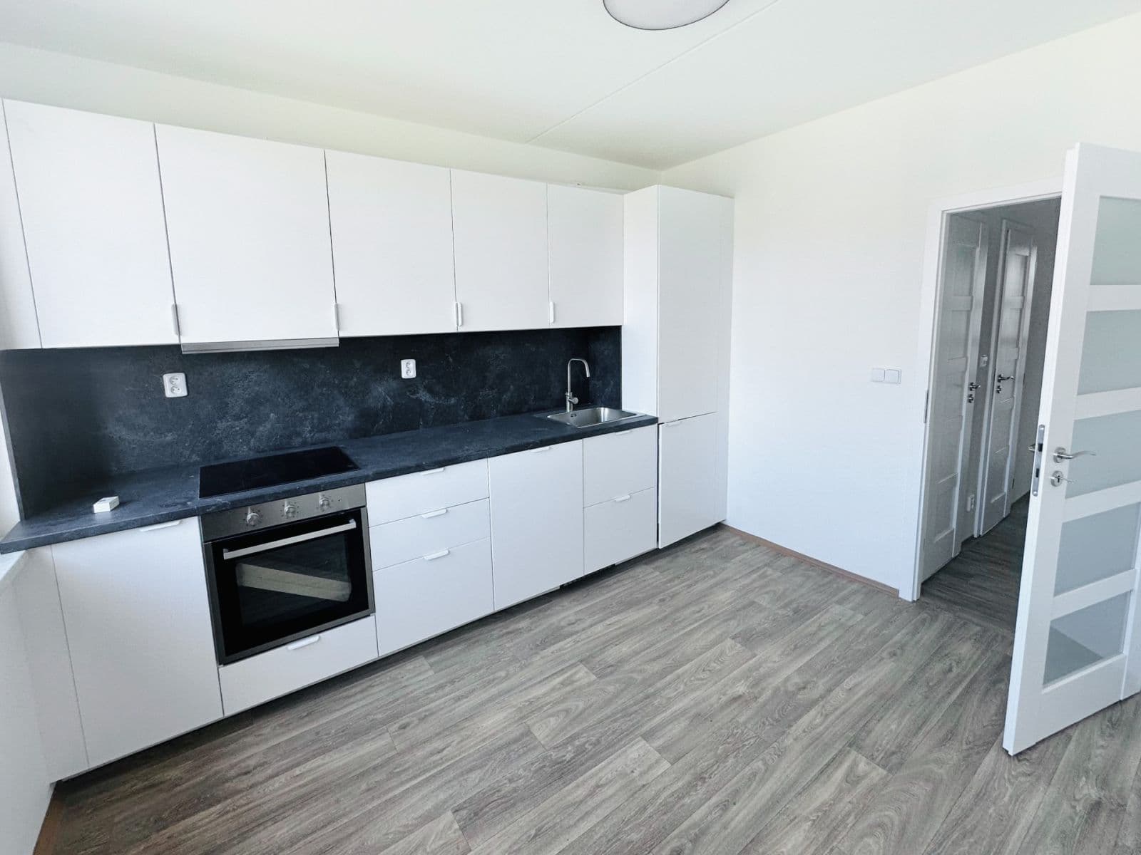 3 bedroom flat to rent, 76 m², Jordana Jovkova, Prague, Prague 3 bedroom flat to rent, 76 m², Jordana Jovkova, Prague, Prague