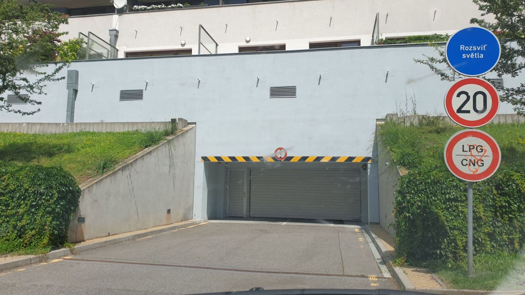 garage to rent, 15 m², Irská, Prague, Prague garage to rent, 15 m², Irská, Prague, Prague