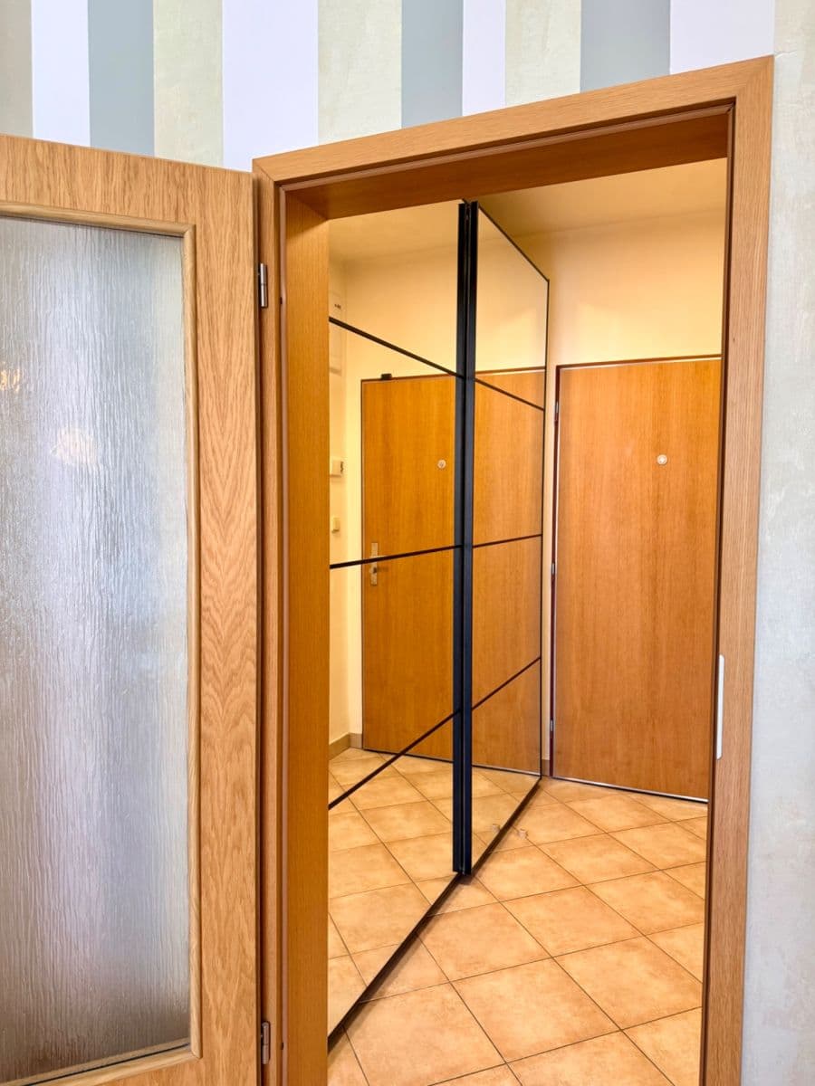 Studio flat to rent, 30 m², Plzeňská, Prague, Prague Studio flat to rent, 30 m², Plzeňská, Prague, Prague