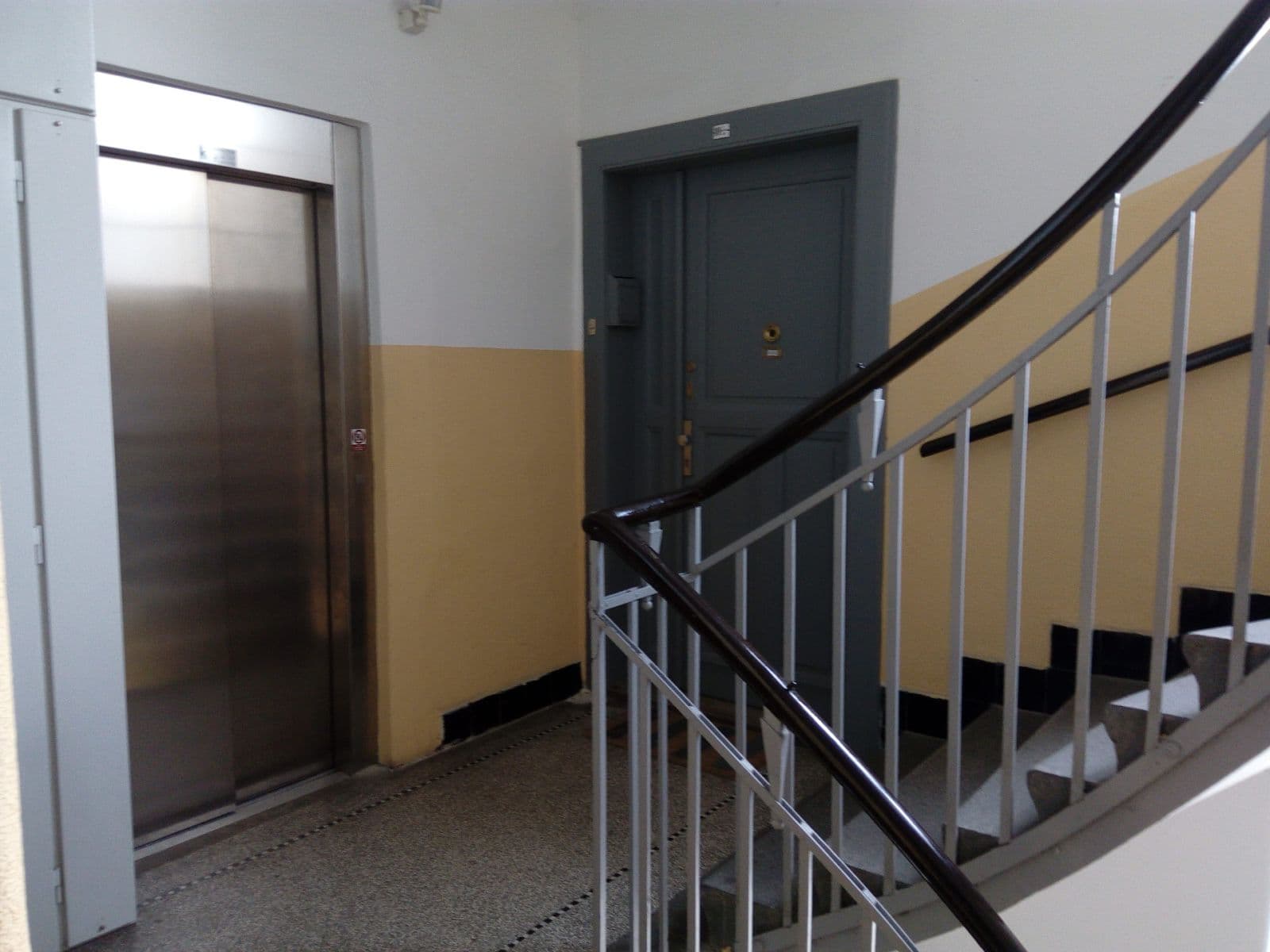 2 bedroom with open-plan kitchen flat for sale, 88 m², Ostromečská, Prague, Prague 2 bedroom with open-plan kitchen flat for sale, 88 m², Ostromečská, Prague, Prague