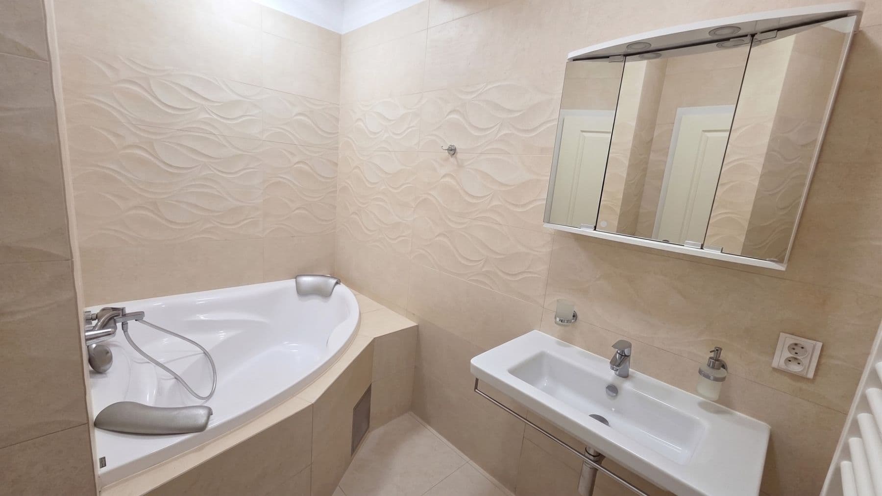 4 bedroom with open-plan kitchen flat for sale, 126 m², Podbělohorská, Prague, Prague 4 bedroom with open-plan kitchen flat for sale, 126 m², Podbělohorská, Prague, Prague