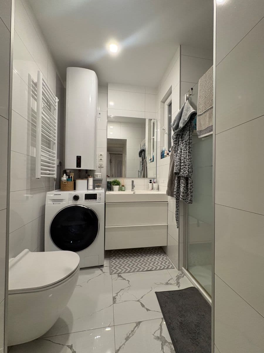 Studio flat to rent, 36 m², U Plynárny, Prague, Prague Studio flat to rent, 36 m², U Plynárny, Prague, Prague