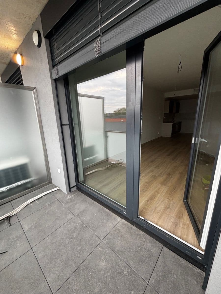 1 bedroom with open-plan kitchen flat to rent, 55 m², Americká, Kladno, Středočeský Region 1 bedroom with open-plan kitchen flat to rent, 55 m², Americká, Kladno, Středočeský Region