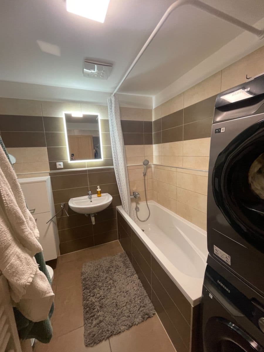 1 bedroom with open-plan kitchen flat to rent, 47 m², Ječná, Hostivice, Středočeský Region 1 bedroom with open-plan kitchen flat to rent, 47 m², Ječná, Hostivice, Středočeský Region