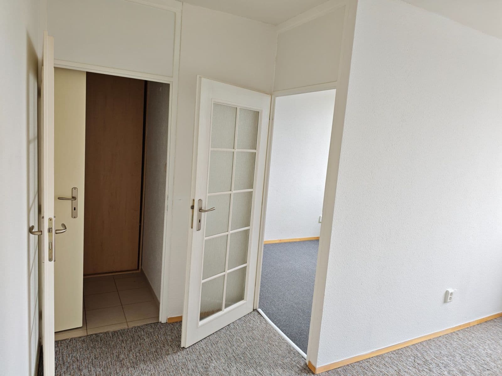 1 bedroom with open-plan kitchen flat to rent, 49 m², Švédská, Kladno, Středočeský Region 1 bedroom with open-plan kitchen flat to rent, 49 m², Švédská, Kladno, Středočeský Region