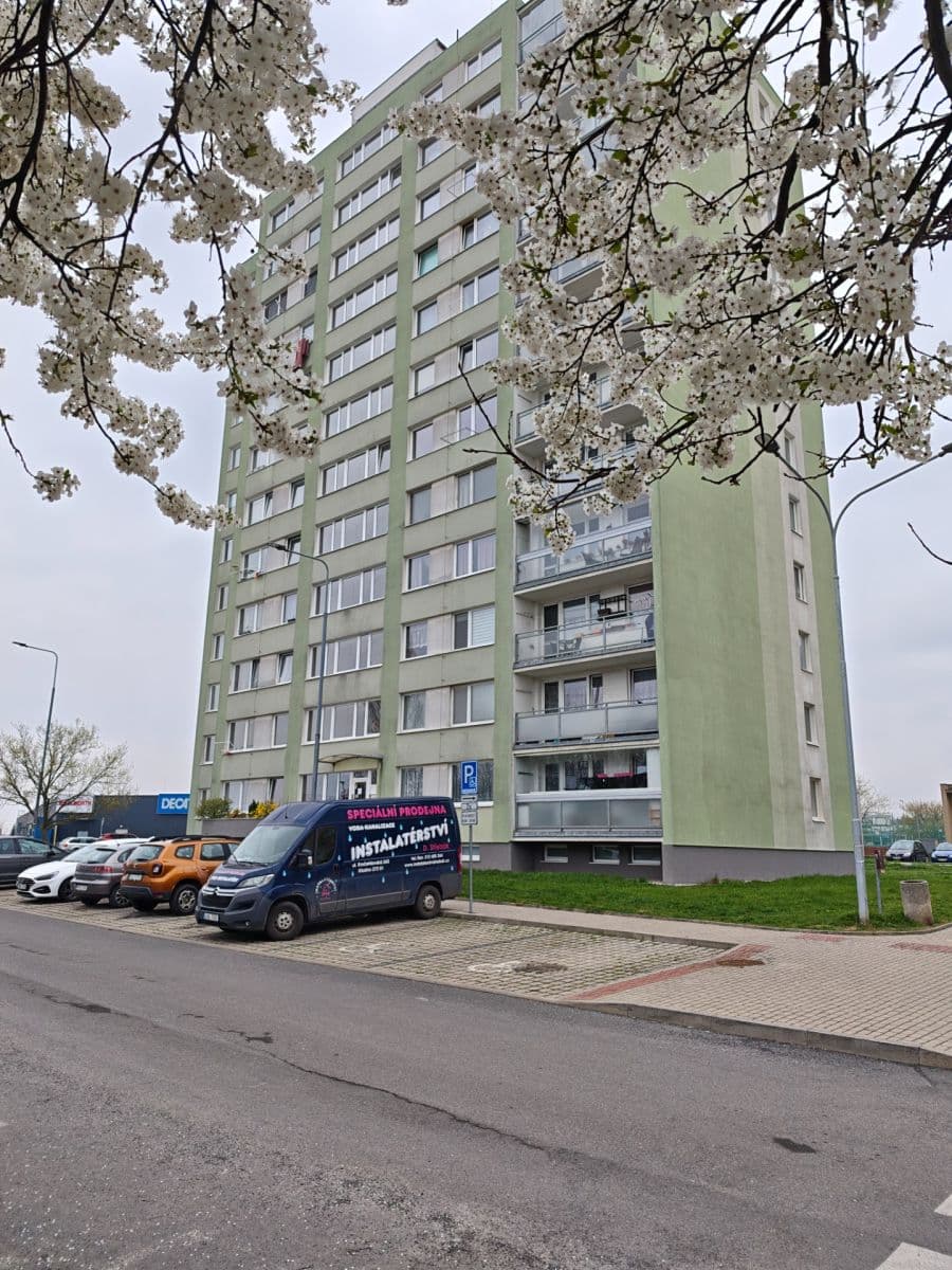 1 bedroom with open-plan kitchen flat to rent, 49 m², Švédská, Kladno, Středočeský Region 1 bedroom with open-plan kitchen flat to rent, 49 m², Švédská, Kladno, Středočeský Region