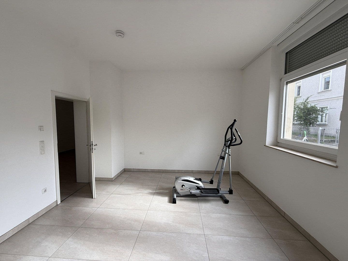 3 bedroom flat to rent, 90 m², Friesenstraße 8, Augsburg, Bavaria 3 bedroom flat to rent, 90 m², Friesenstraße 8, Augsburg, Bavaria