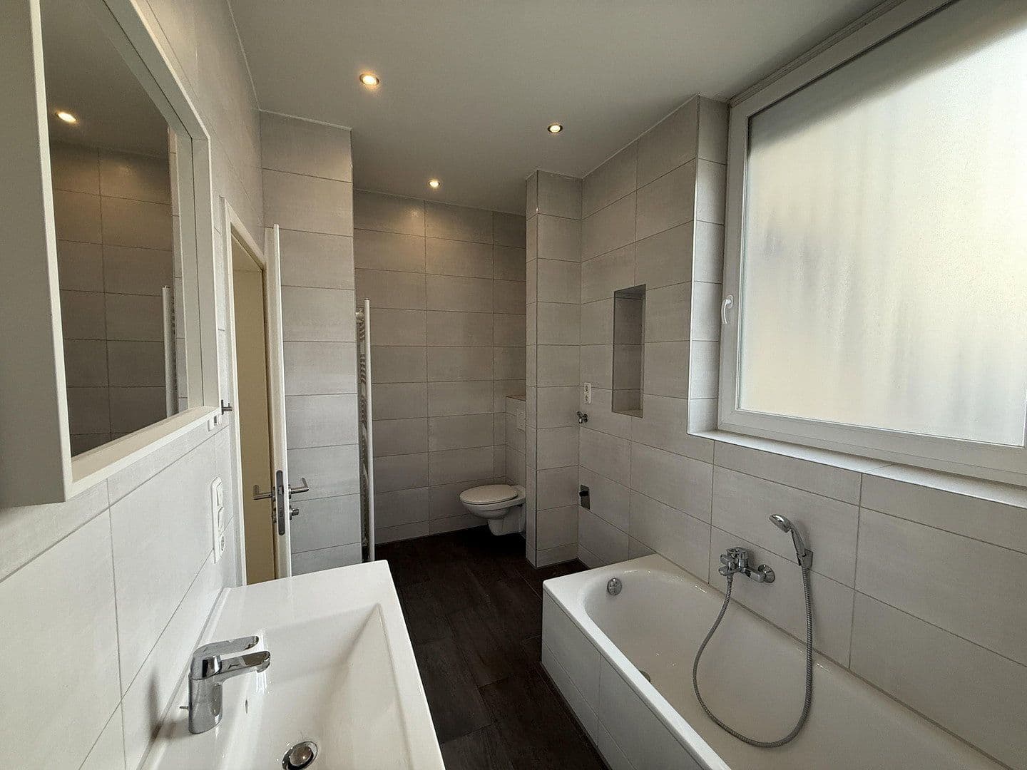 3 bedroom flat to rent, 90 m², Friesenstraße 8, Augsburg, Bavaria 3 bedroom flat to rent, 90 m², Friesenstraße 8, Augsburg, Bavaria