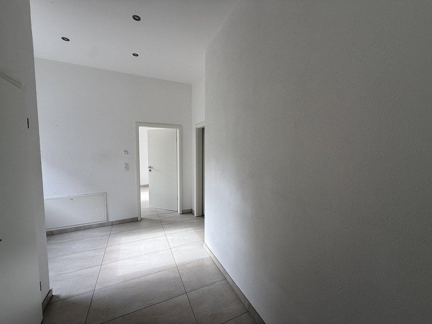 3 bedroom flat to rent, 90 m², Friesenstraße 8, Augsburg, Bavaria 3 bedroom flat to rent, 90 m², Friesenstraße 8, Augsburg, Bavaria