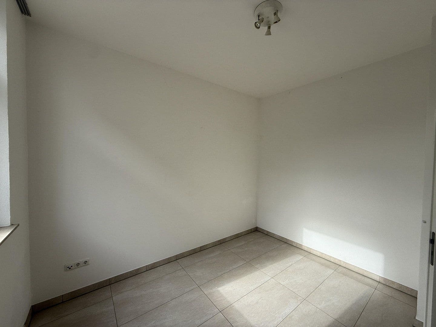 3 bedroom flat to rent, 90 m², Friesenstraße 8, Augsburg, Bavaria 3 bedroom flat to rent, 90 m², Friesenstraße 8, Augsburg, Bavaria