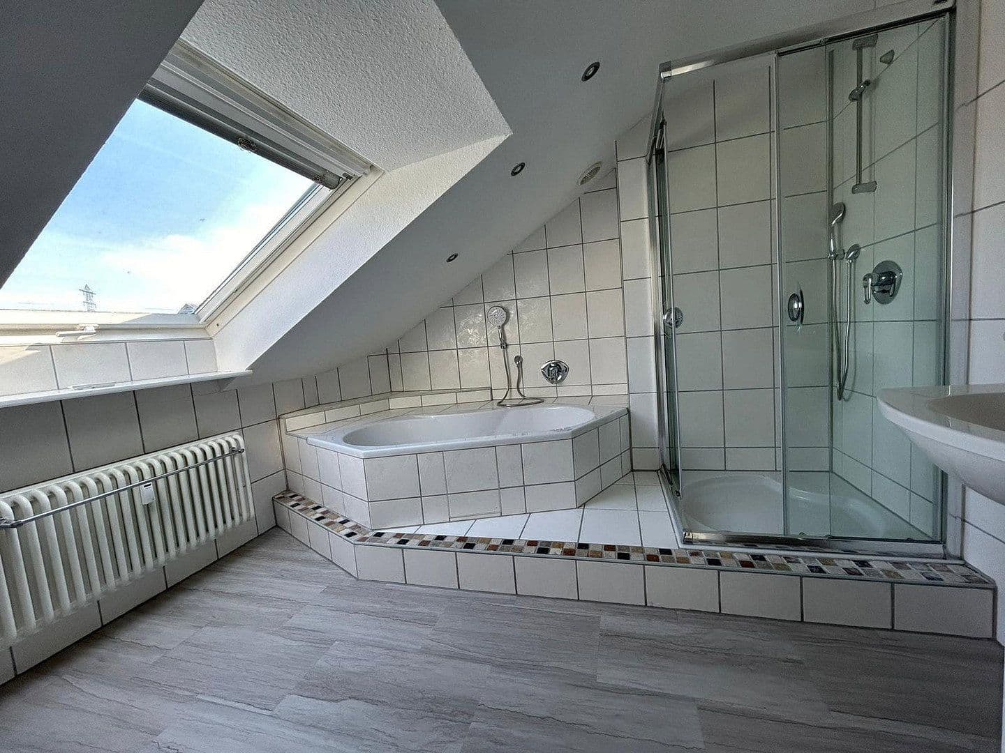 3 bedroom flat to rent, 74 m², Röngtenstr. 10, Karlsdorf-Neuthard, Baden-Württemberg 3 bedroom flat to rent, 74 m², Röngtenstr. 10, Karlsdorf-Neuthard, Baden-Württemberg