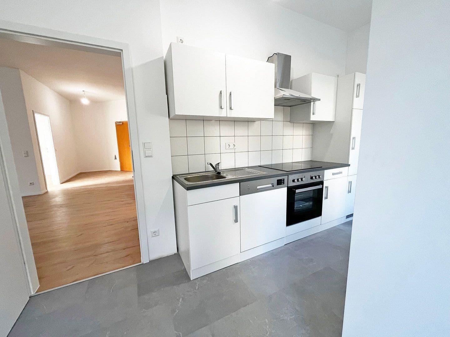 3 bedroom with open-plan kitchen flat to rent, 97 m², Ilsfeld, Baden-Württemberg 3 bedroom with open-plan kitchen flat to rent, 97 m², Ilsfeld, Baden-Württemberg