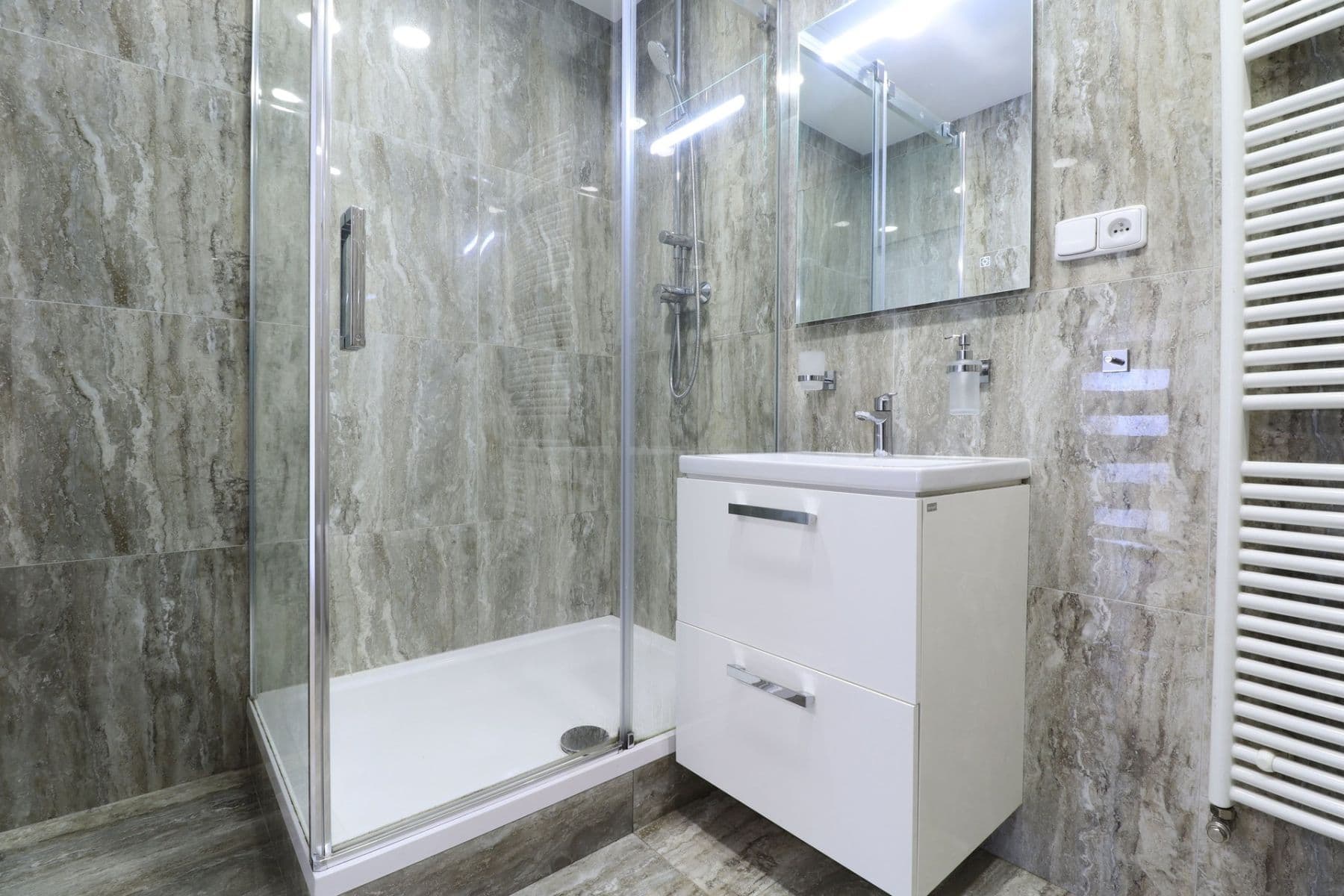 2 bedroom with open-plan kitchen flat to rent, 75 m², Hyacintová, Prague, Prague 2 bedroom with open-plan kitchen flat to rent, 75 m², Hyacintová, Prague, Prague