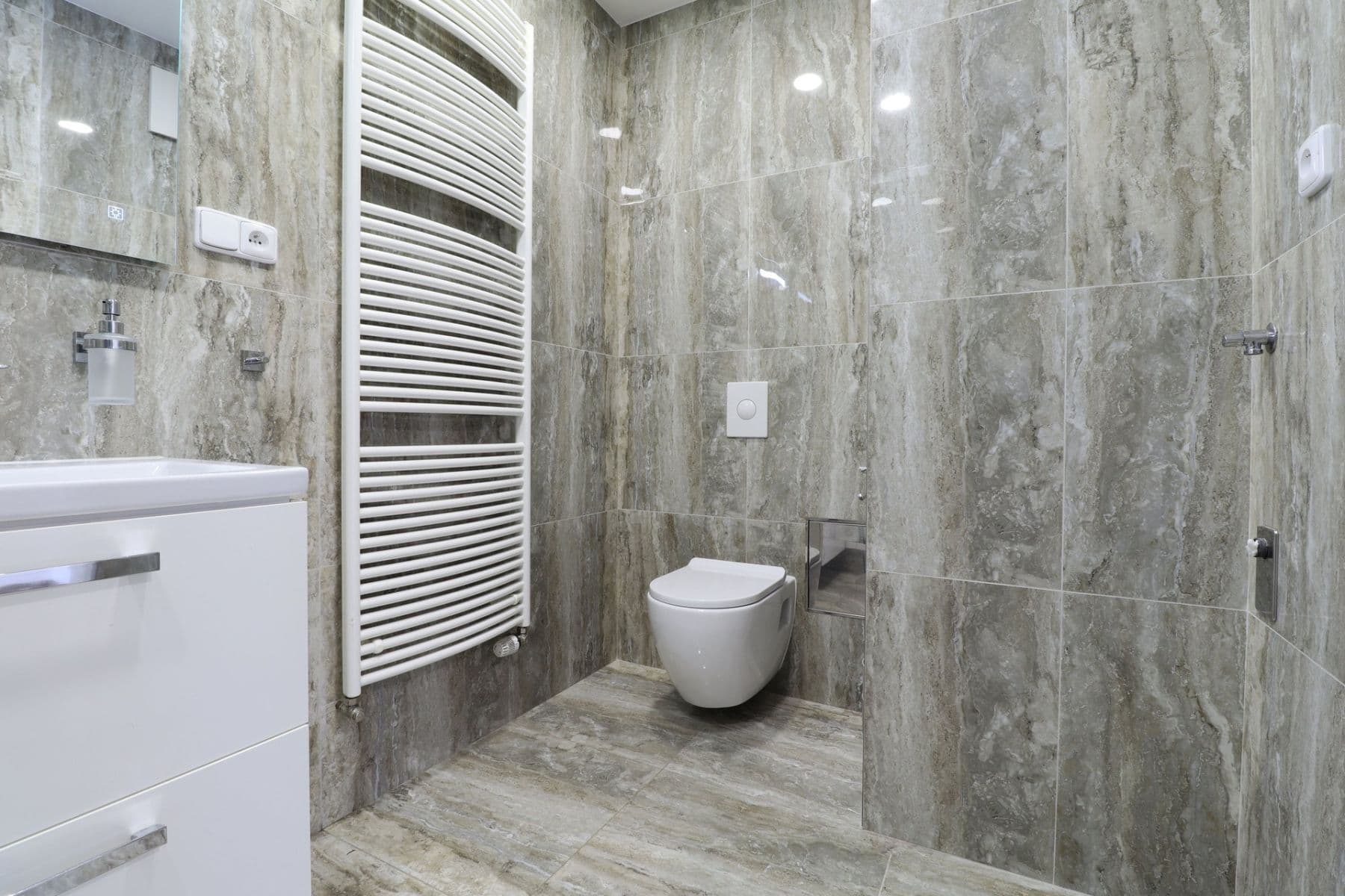 2 bedroom with open-plan kitchen flat to rent, 75 m², Hyacintová, Prague, Prague 2 bedroom with open-plan kitchen flat to rent, 75 m², Hyacintová, Prague, Prague