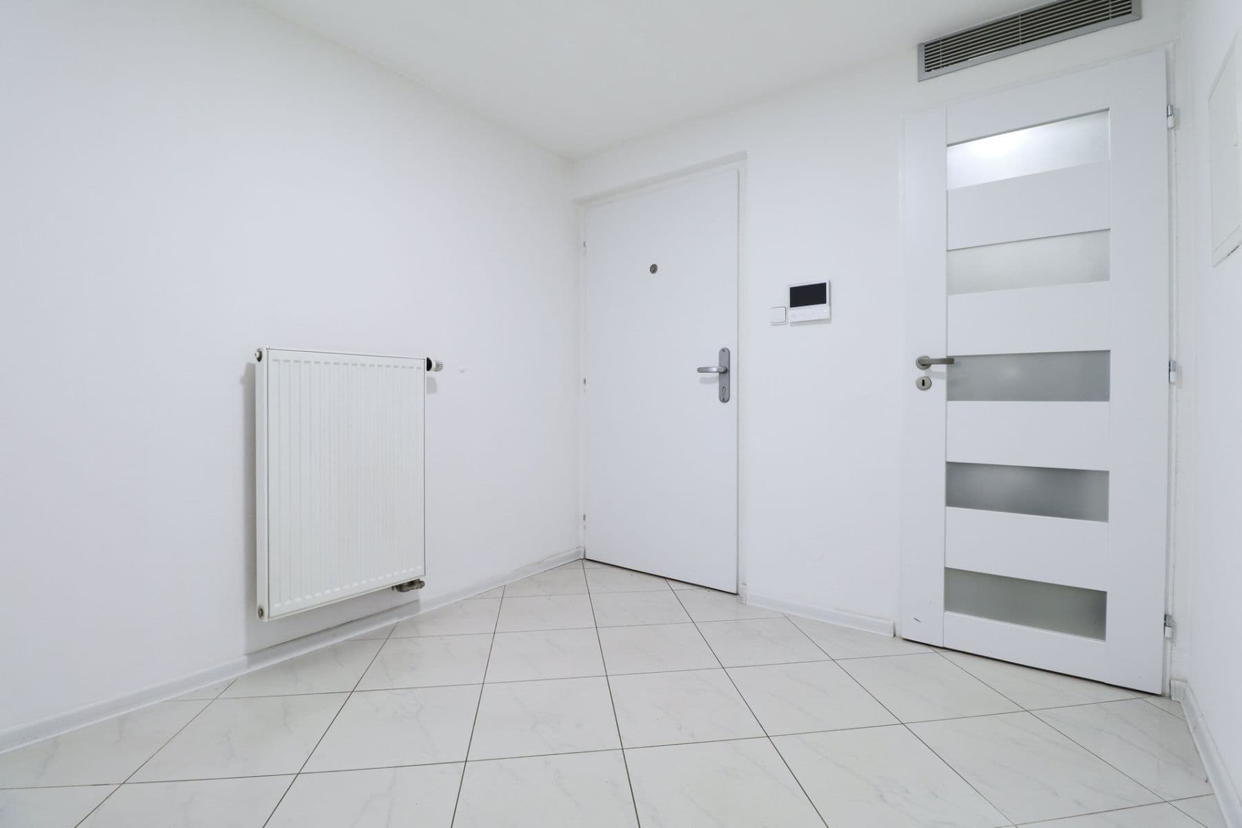 2 bedroom with open-plan kitchen flat to rent, 75 m², Hyacintová, Prague, Prague 2 bedroom with open-plan kitchen flat to rent, 75 m², Hyacintová, Prague, Prague