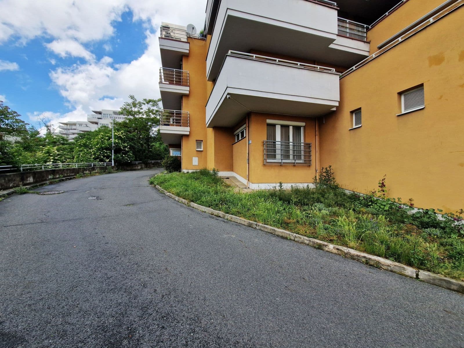 2 bedroom with open-plan kitchen flat to rent, 75 m², Hyacintová, Prague, Prague 2 bedroom with open-plan kitchen flat to rent, 75 m², Hyacintová, Prague, Prague