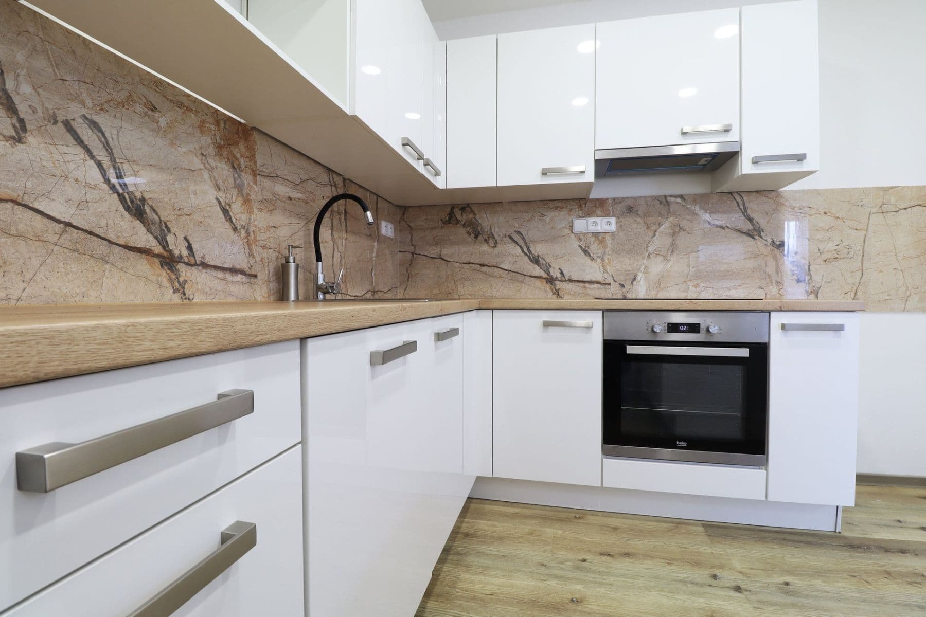 2 bedroom with open-plan kitchen flat to rent, 75 m², Hyacintová, Prague, Prague 2 bedroom with open-plan kitchen flat to rent, 75 m², Hyacintová, Prague, Prague