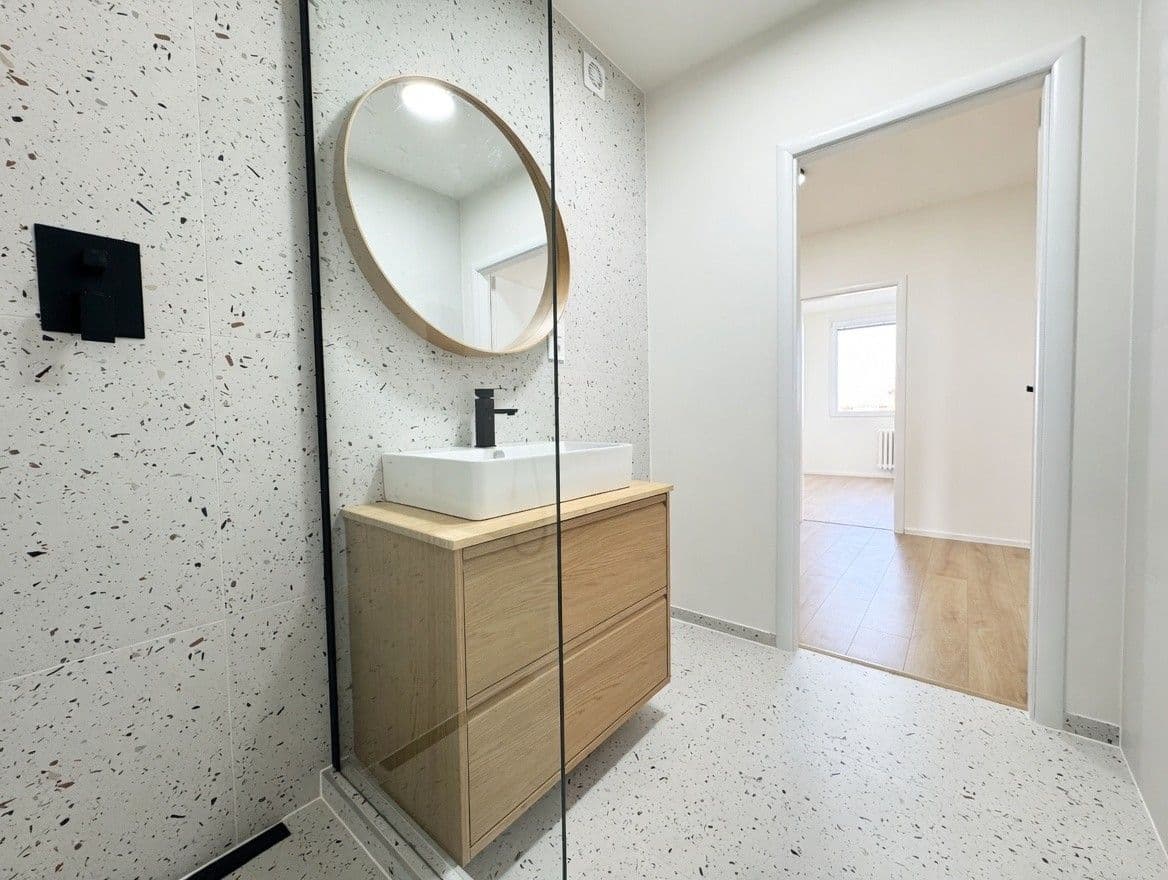 3 bedroom with open-plan kitchen flat for sale, 77 m², Bezručova, Mělník, Středočeský Region 3 bedroom with open-plan kitchen flat for sale, 77 m², Bezručova, Mělník, Středočeský Region