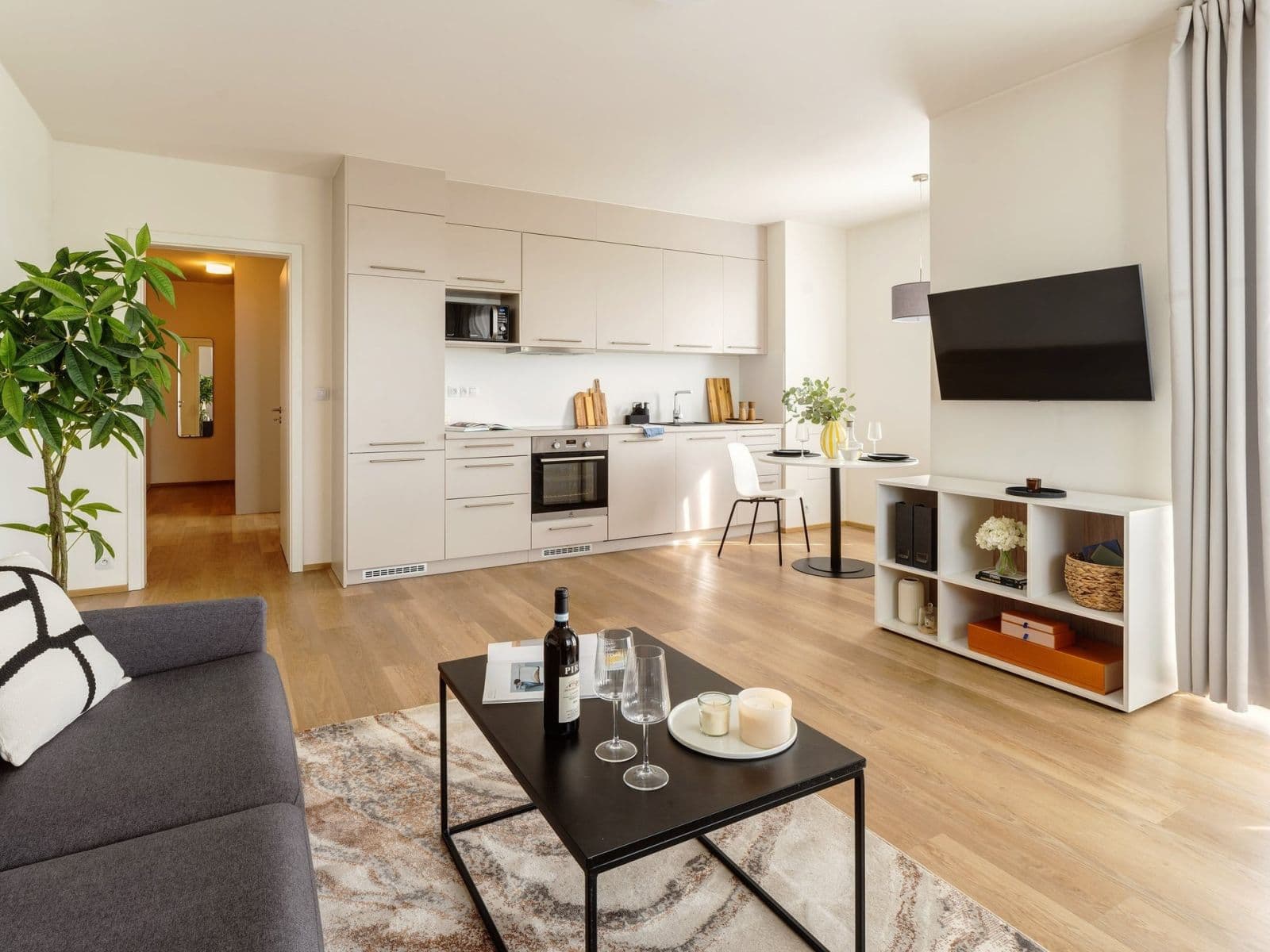 1 bedroom with open-plan kitchen flat to rent, 61 m², Františka Kováříka, Plzeň, Plzeňský Region 1 bedroom with open-plan kitchen flat to rent, 61 m², Františka Kováříka, Plzeň, Plzeňský Region