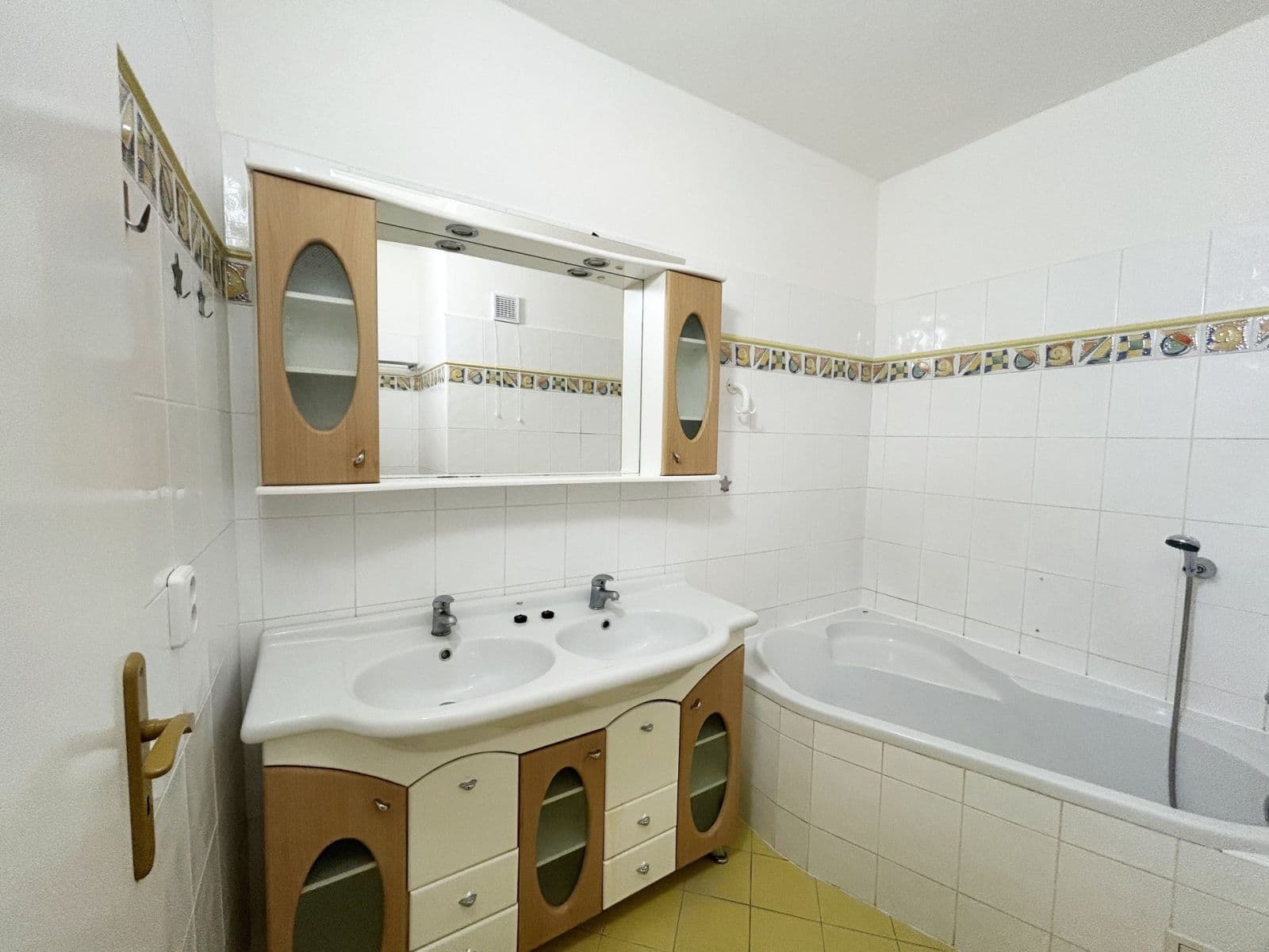3 bedroom flat to rent, 84 m², Roháčova, Český Brod, Středočeský Region 3 bedroom flat to rent, 84 m², Roháčova, Český Brod, Středočeský Region