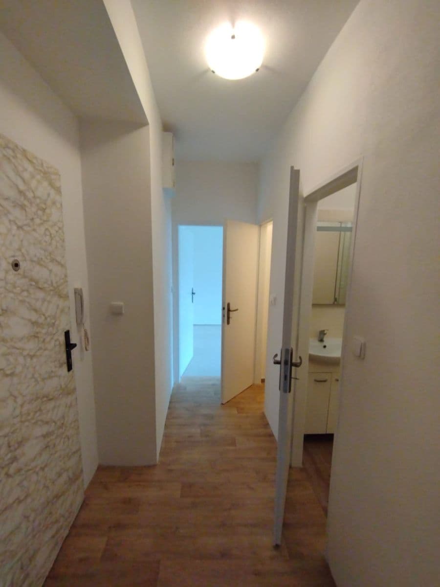 2 bedroom flat to rent, 55 m², Revoluční, Žďár nad Sázavou, Vysočina Region 2 bedroom flat to rent, 55 m², Revoluční, Žďár nad Sázavou, Vysočina Region