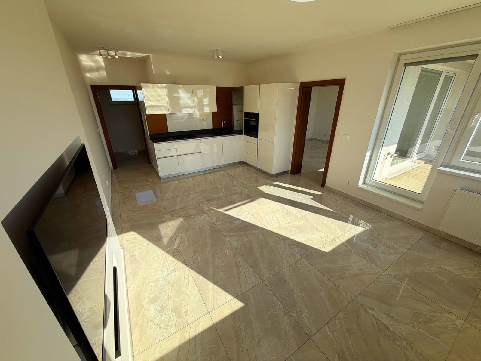 2 bedroom with open-plan kitchen flat to rent, 69 m², Hornoměcholupská, Prague, Prague 2 bedroom with open-plan kitchen flat to rent, 69 m², Hornoměcholupská, Prague, Prague