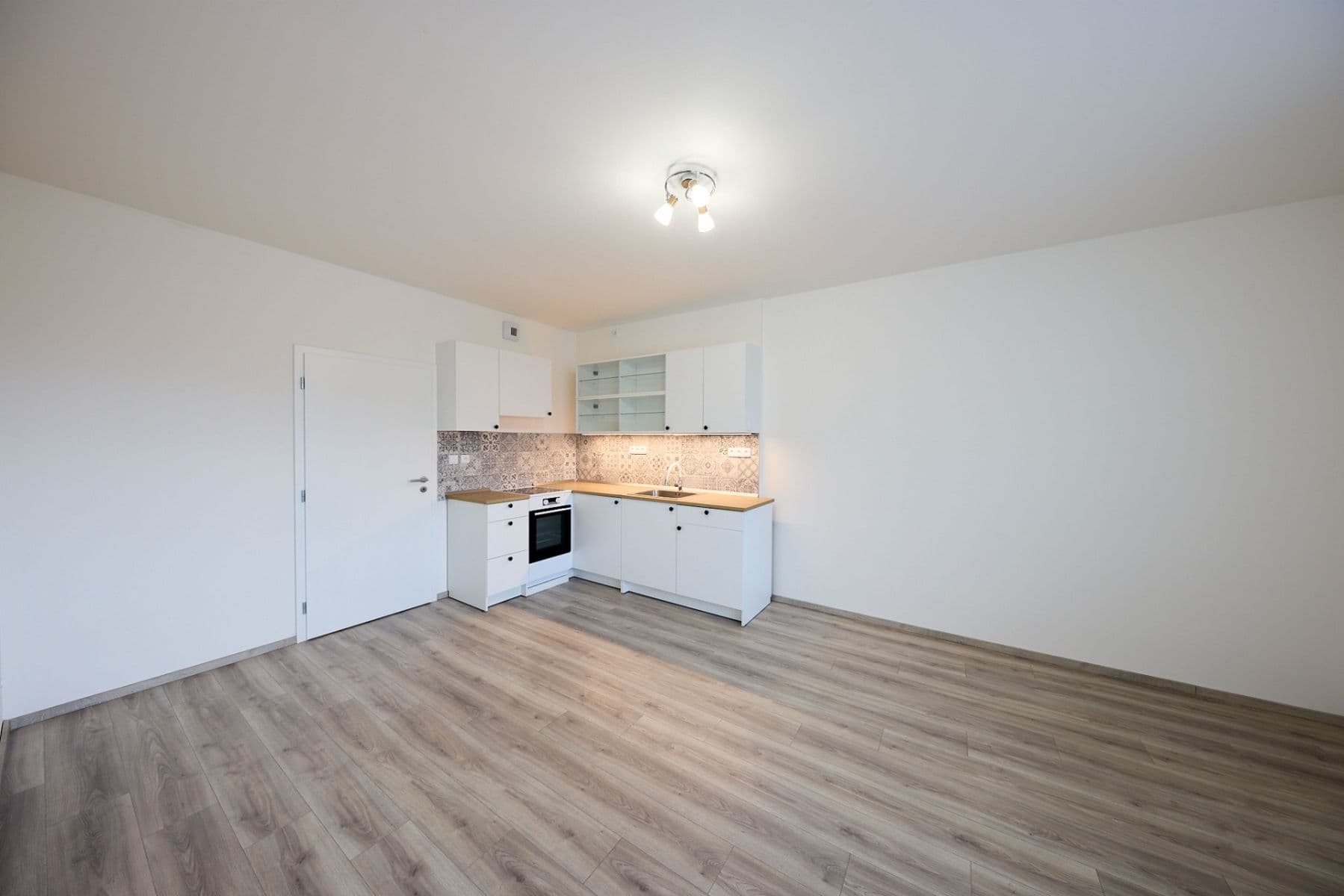 1 bedroom with open-plan kitchen flat to rent, 53 m², S. K. Neumanna, Kralupy nad Vltavou, Středočeský Region 1 bedroom with open-plan kitchen flat to rent, 53 m², S. K. Neumanna, Kralupy nad Vltavou, Středočeský Region