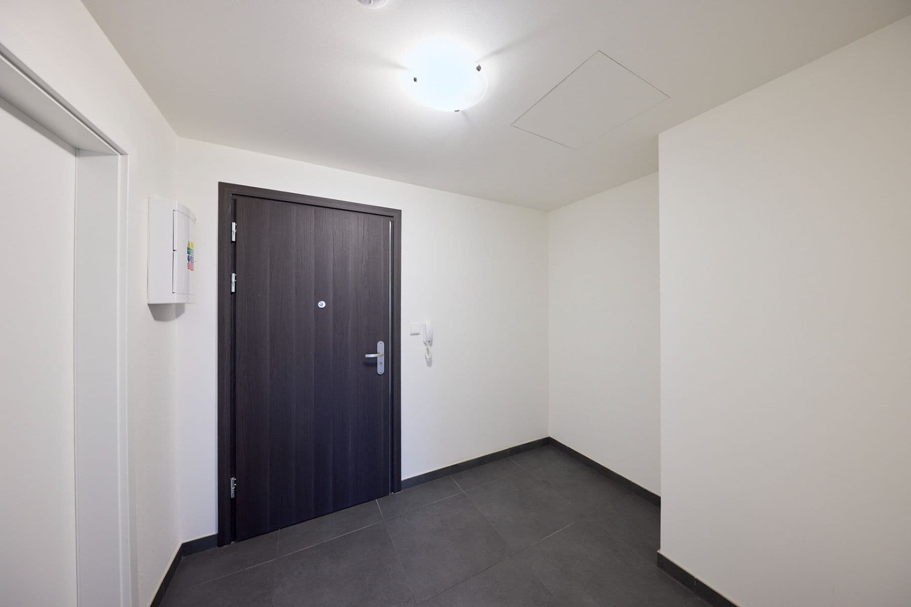 1 bedroom with open-plan kitchen flat to rent, 53 m², S. K. Neumanna, Kralupy nad Vltavou, Středočeský Region 1 bedroom with open-plan kitchen flat to rent, 53 m², S. K. Neumanna, Kralupy nad Vltavou, Středočeský Region