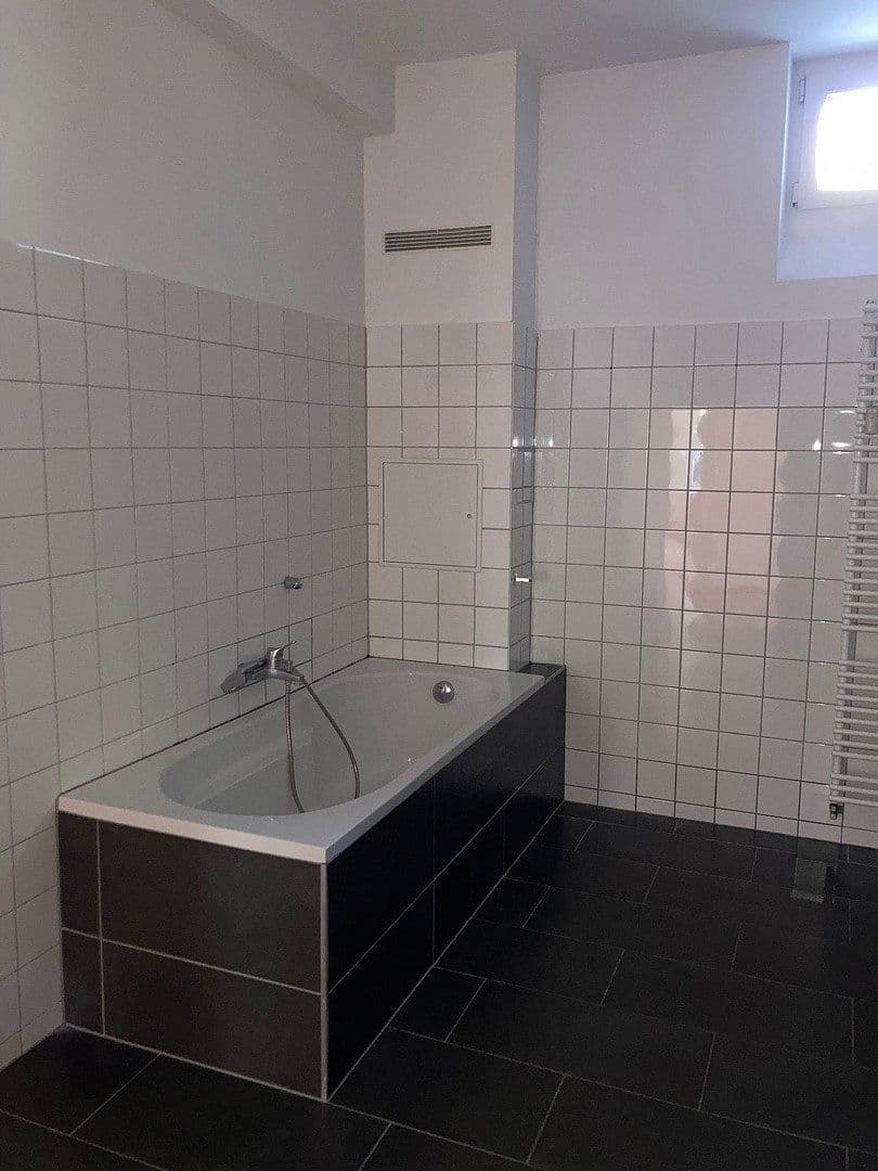1 bedroom with open-plan kitchen flat to rent, 88 m², Wittelsbachstraße 7, Ludwigshafen, Rhineland-Palatinate 1 bedroom with open-plan kitchen flat to rent, 88 m², Wittelsbachstraße 7, Ludwigshafen, Rhineland-Palatinate