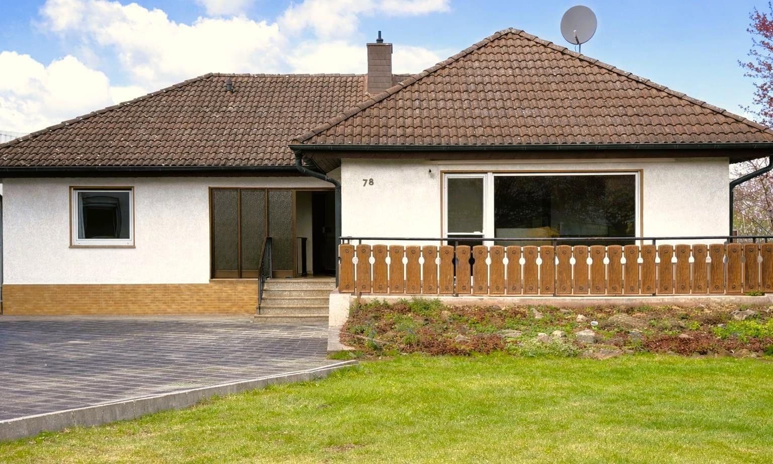 house for sale, 318 m², Aschaffenburger Str. 76-78, Babenhausen, Hesse house for sale, 318 m², Aschaffenburger Str. 76-78, Babenhausen, Hesse