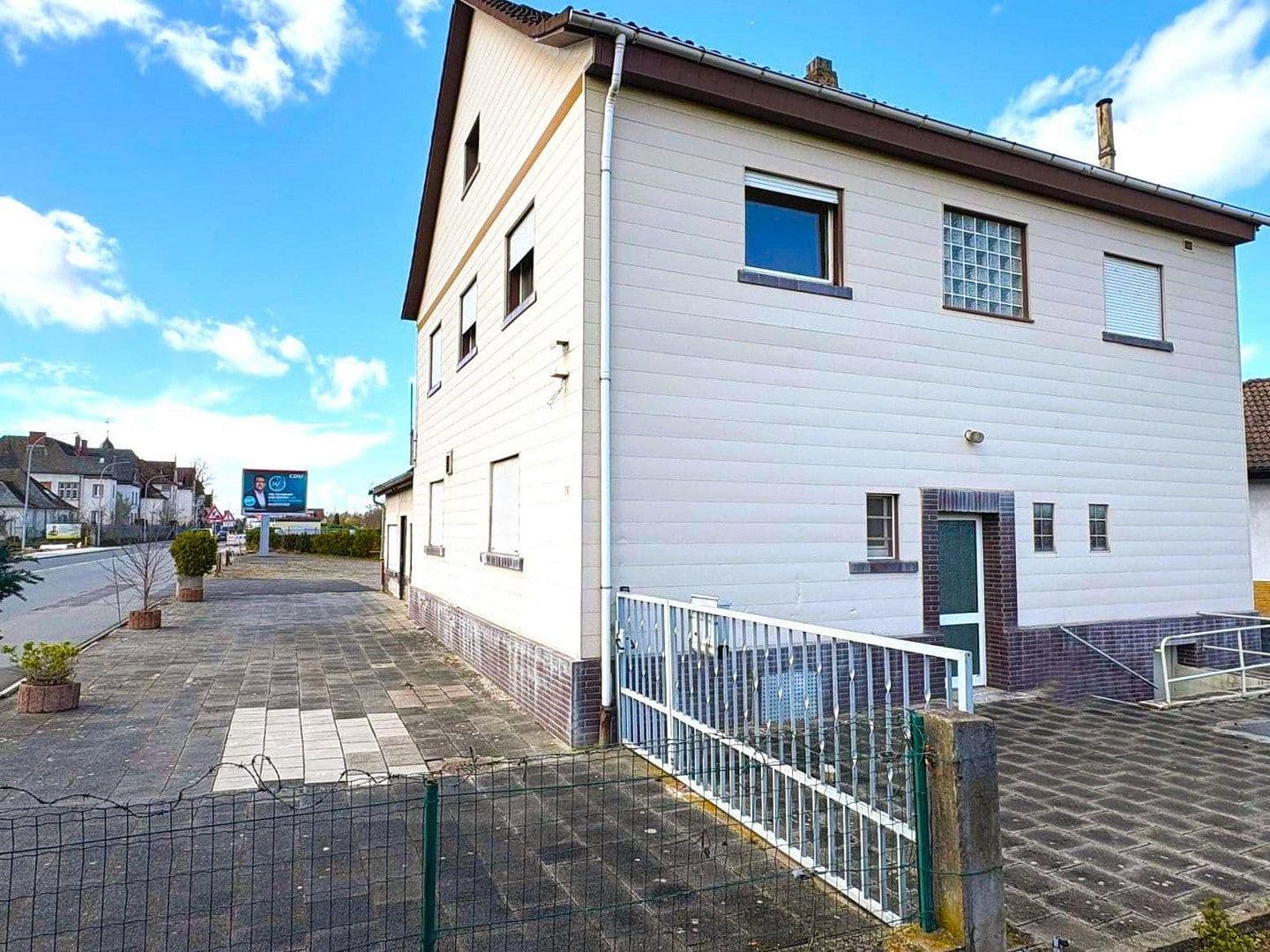 house for sale, 318 m², Aschaffenburger Str. 76-78, Babenhausen, Hesse house for sale, 318 m², Aschaffenburger Str. 76-78, Babenhausen, Hesse