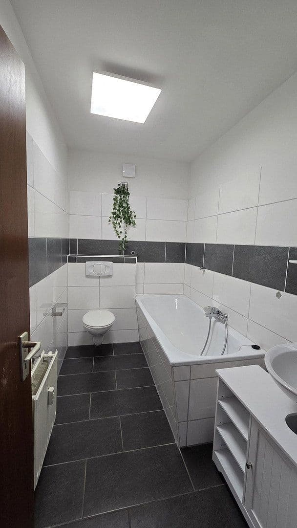 4 bedroom flat to rent, 92 m², Langerfelder Straße 117, Wuppertal, North Rhine-Westphalia 4 bedroom flat to rent, 92 m², Langerfelder Straße 117, Wuppertal, North Rhine-Westphalia