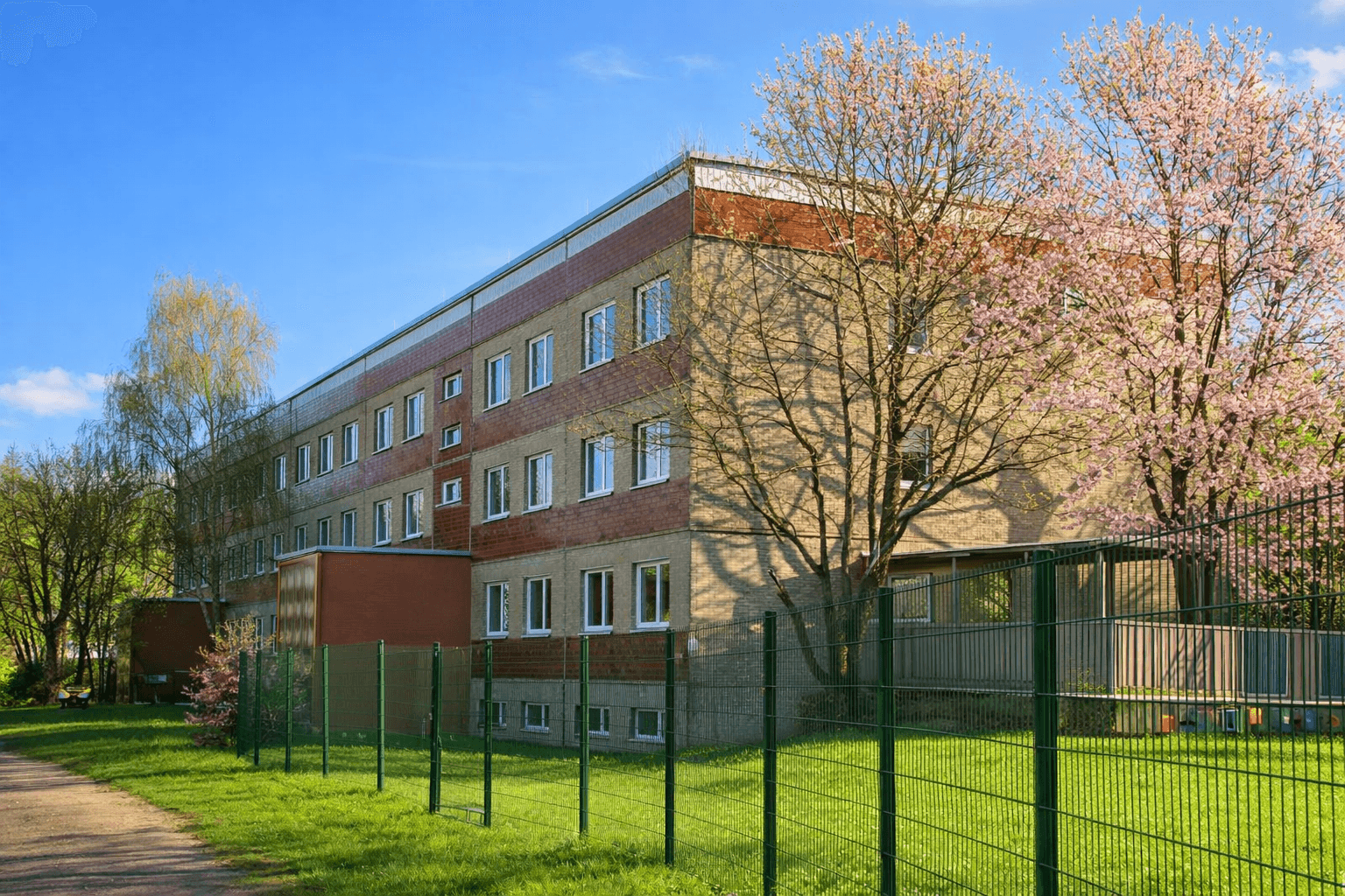 office for sale, 2,010 m², Osterwiecker Straße 1/1a, Halberstadt, Saxony-Anhalt office for sale, 2,010 m², Osterwiecker Straße 1/1a, Halberstadt, Saxony-Anhalt