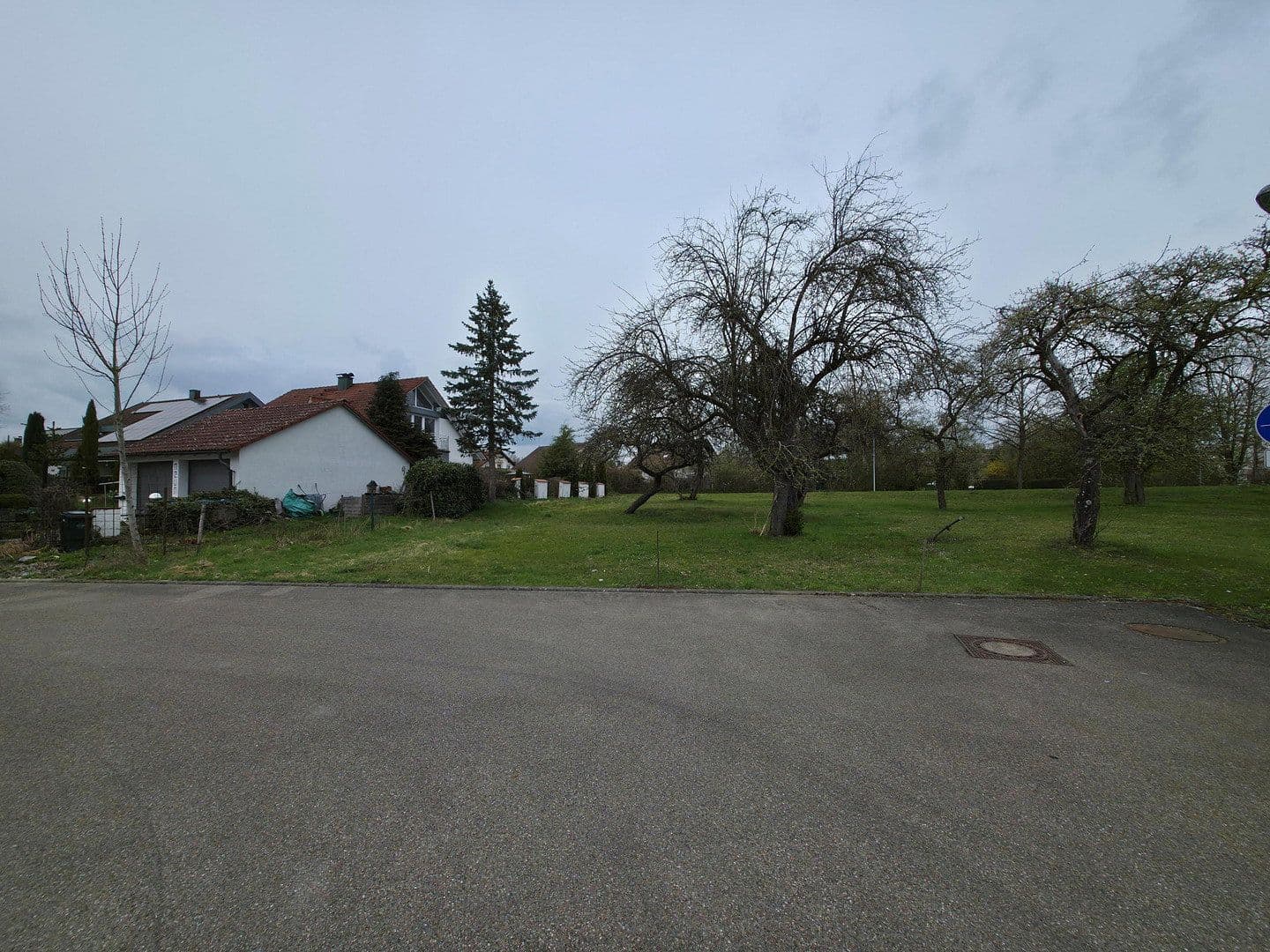 plot for sale, 1,400 m², Hohenstaufenstrasse, Neuler, Baden-Württemberg plot for sale, 1,400 m², Hohenstaufenstrasse, Neuler, Baden-Württemberg