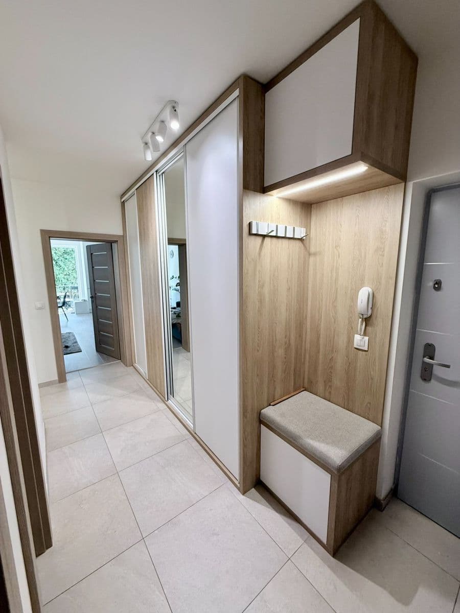 2 bedroom with open-plan kitchen flat to rent, 90 m², Jihlavská, Troubsko, Jihomoravský Region 2 bedroom with open-plan kitchen flat to rent, 90 m², Jihlavská, Troubsko, Jihomoravský Region